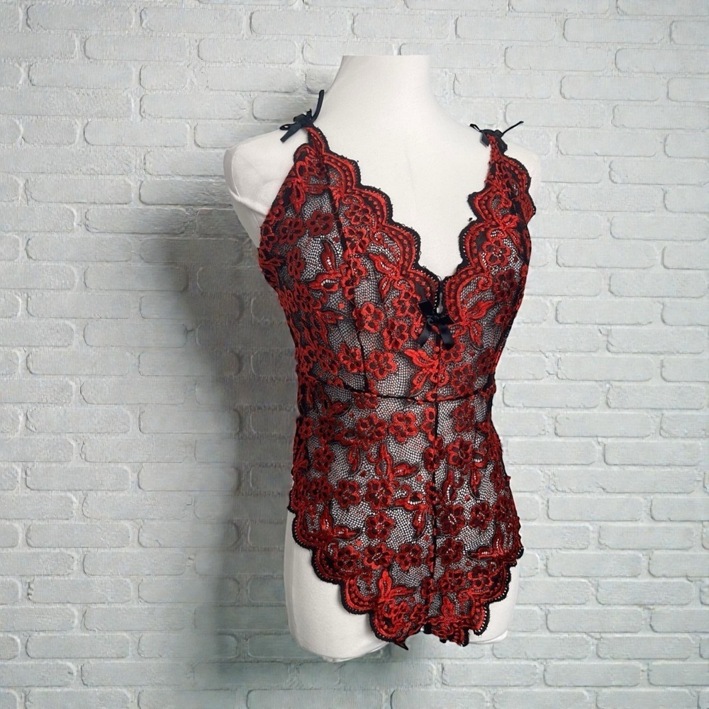 Red & Black Floral Lace Lingerie Bodysuit Scalloped Sheer Romantic M/L